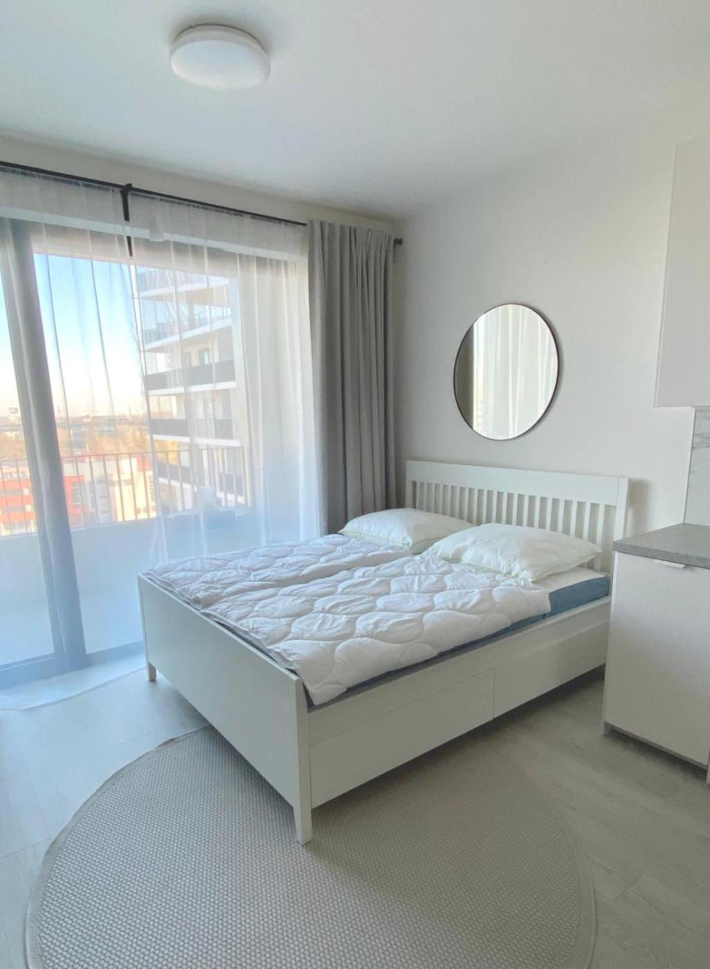 Bris Apartment, 1-2 Guests, Free Parking & Wifi, 4km Downtown, Apartmán Bratislava