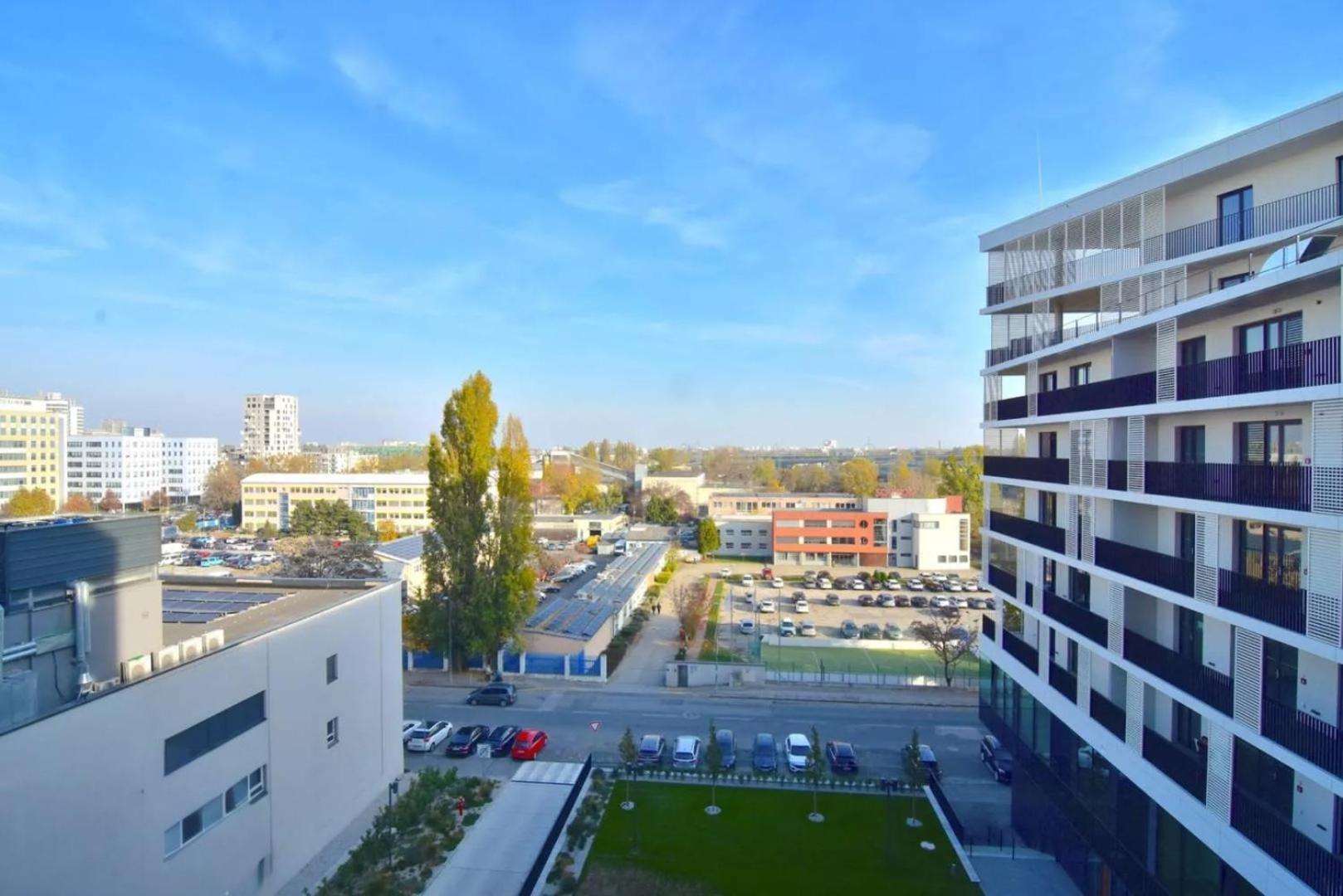 Bris Apartment, 1-2 Guests, Free Parking & Wifi, 4km Downtown, Apartmán Bratislava